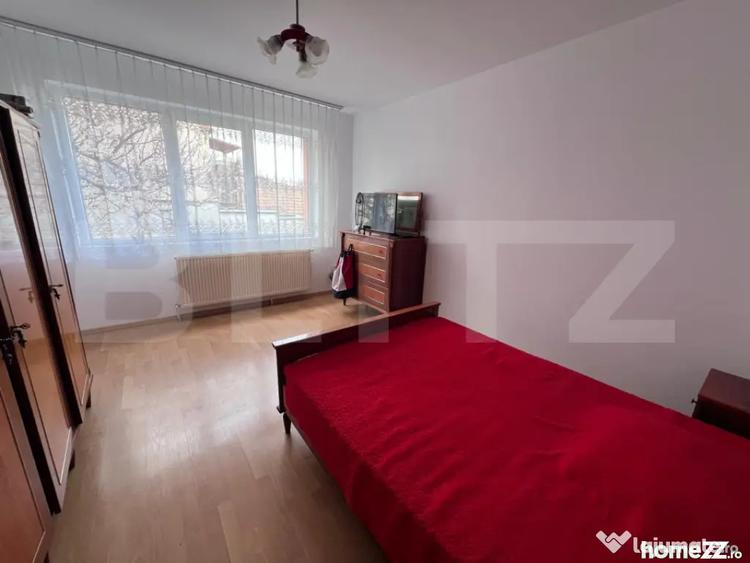 Casă cu 7 camere cu Teren 430 Mp în Gruia