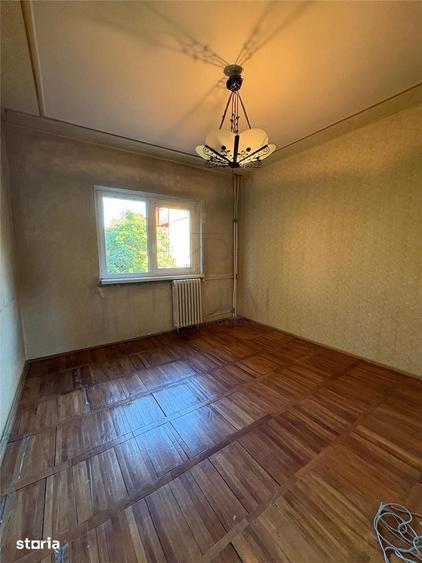 Apartament cu 3 camere semidecomandat în Est