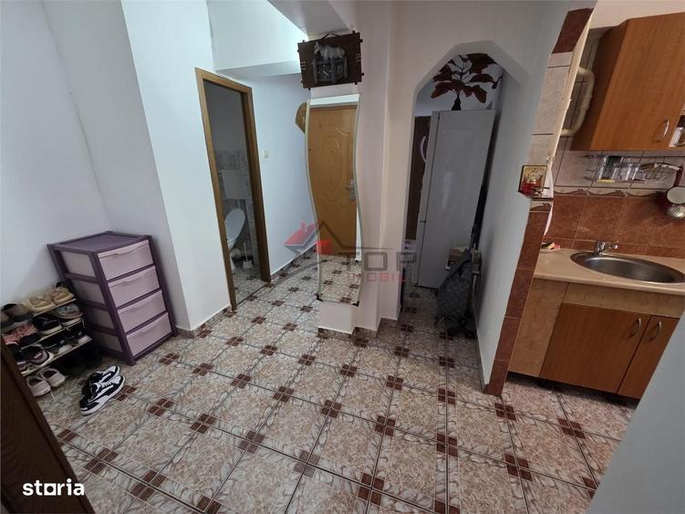 Apartament cu 3 camere decomandat în Dacia