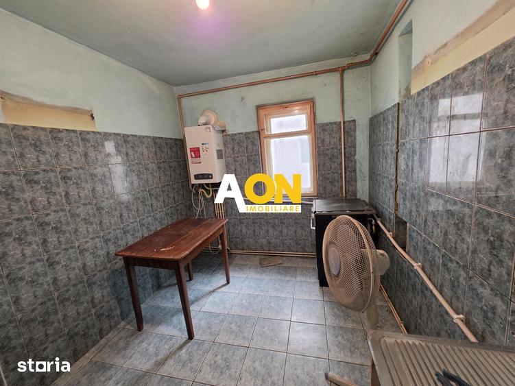 Apartament cu 3 camere decomandat în Cetate