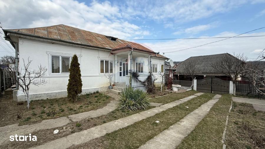 Casă cu 3 camere cu Teren 990 Mp în Fitionești