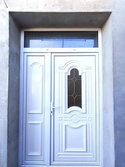 Apartament cu 3 camere semidecomandat în Traian