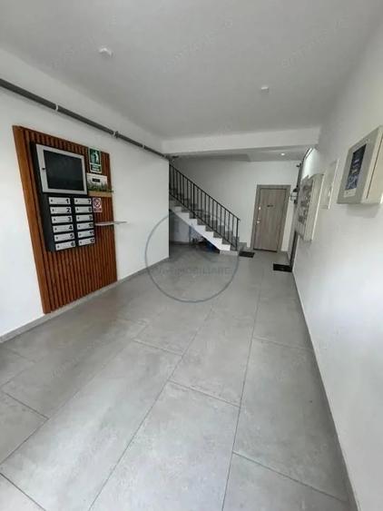Apartament cu 3 camere decomandat în Sud