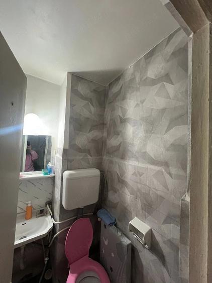 Apartament cu 2 camere decomandat în Războieni