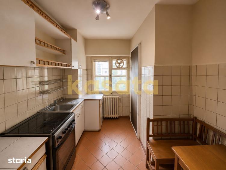 Apartament cu 3 camere decomandat, mobilat în Decebal