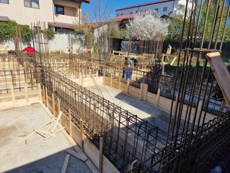 Casă cu 6 camere cu Teren 580 Mp în Chiajna