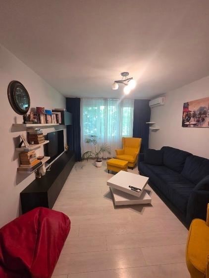 Apartament cu 3 camere decomandat, mobilat în Drumul Taberei