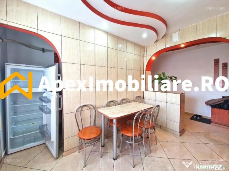Apartament cu 4 camere decomandat, mobilat în Sebastian