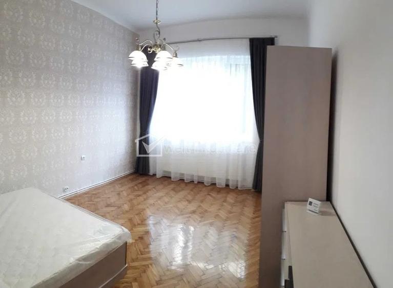 Garsonieră decomandată în Central