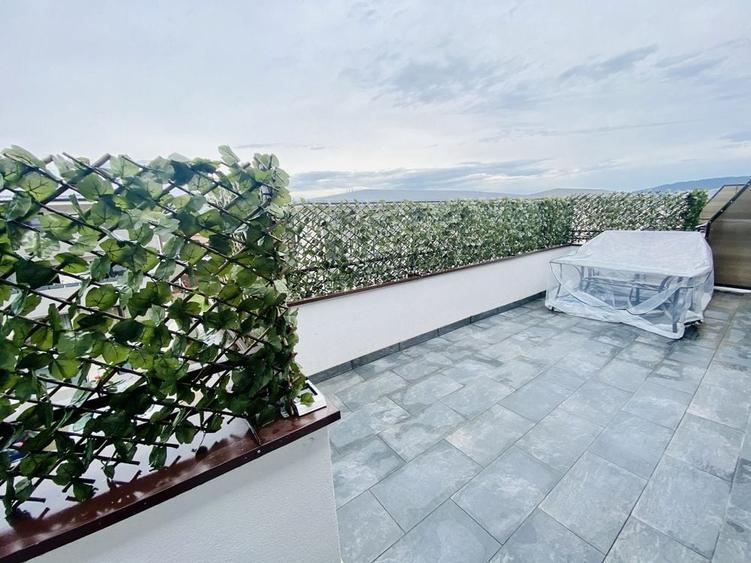 Apartament cu 2 camere semidecomandat în Florești