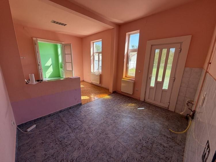 Casă cu 4 camere în Bogdăneștilor