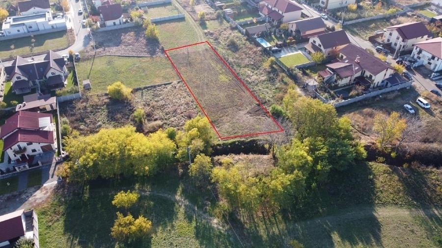 Teren agricol intravilan de 1242 mp, în Dumbrăvița