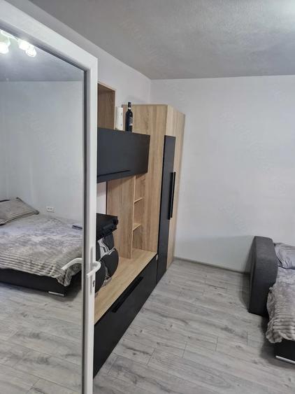 Garsonieră decomandată în Confecții