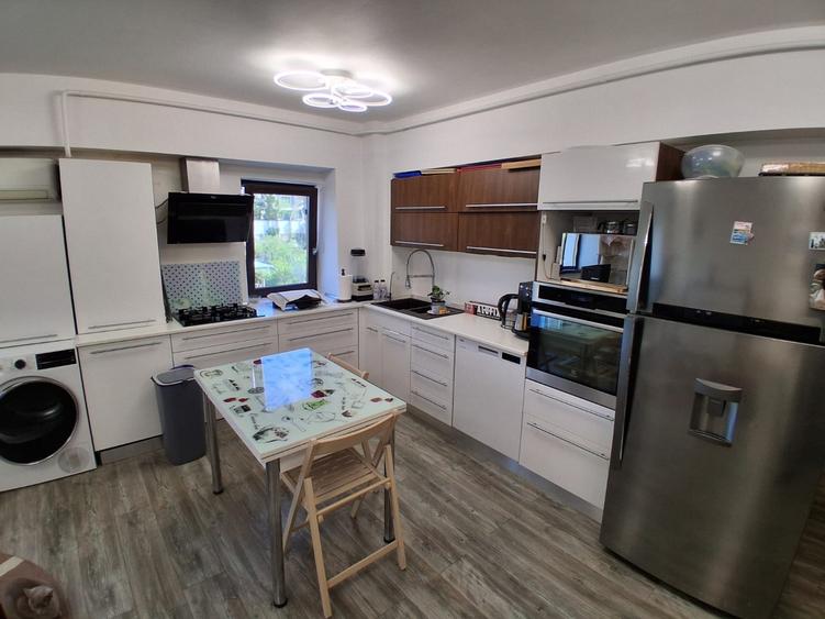 Apartament cu 3 camere decomandat, mobilat în Păcurari