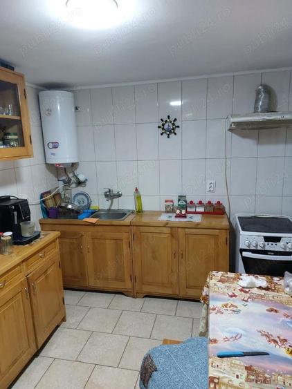 Casă cu 3 camere cu Teren 2000 Mp în Toplița