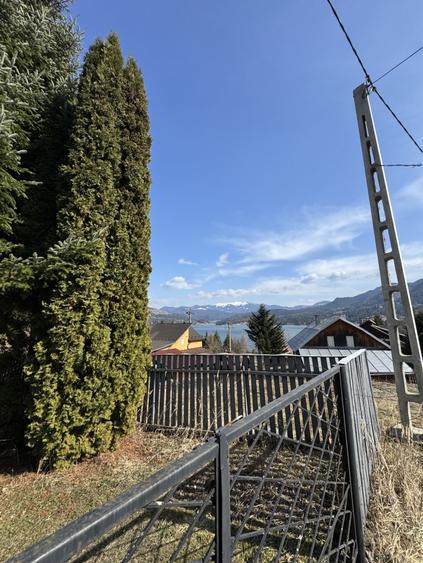 Casă individuală cu 4 camere cu Canalizare în Colibița