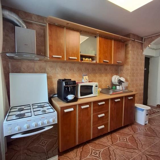 Apartament cu 4 camere decomandat, mobilat în Măgurele