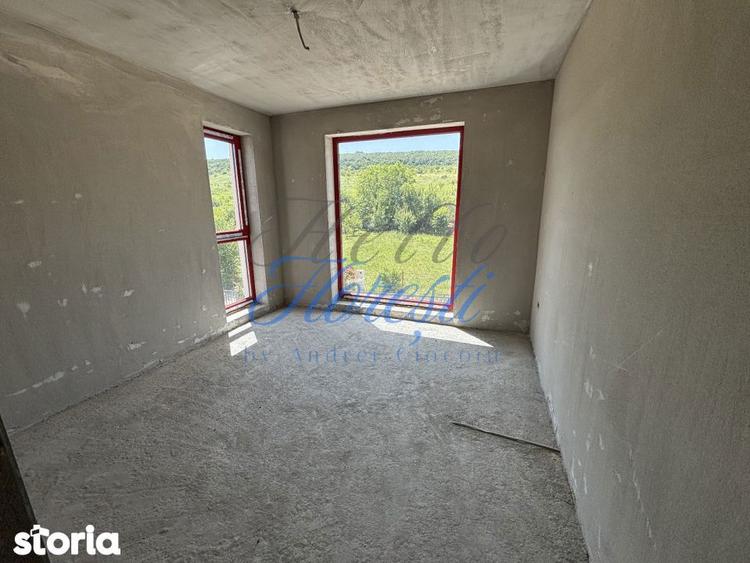 Casă cu 6 camere cu Teren 900 Mp în Feleacu