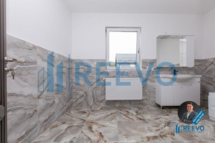 Duplex cu 4 camere cu Canalizare în Valea Budului