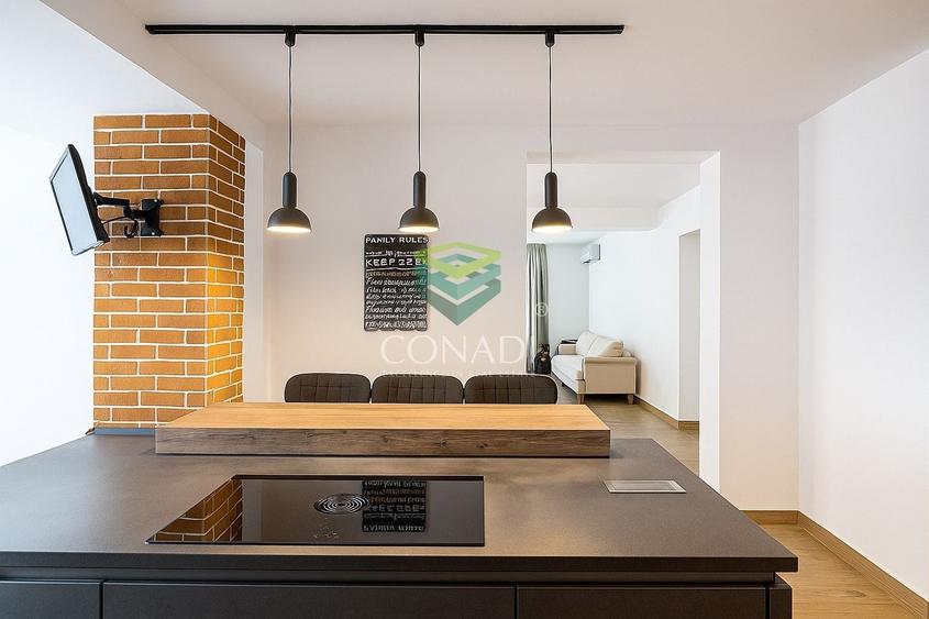 Duplex cu 7 camere cu Piscina în Iancu Nicolae
