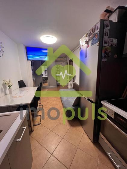 Apartament cu 3 camere decomandat, mobilat în Soarelui