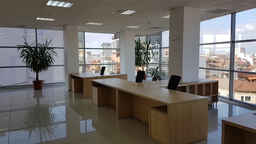 Spațiu comercial, de 241 mp, în Central