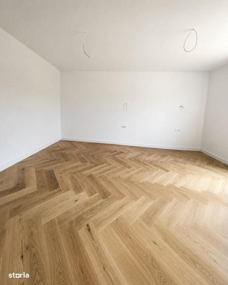 Casă cu 4 camere în Ostratu