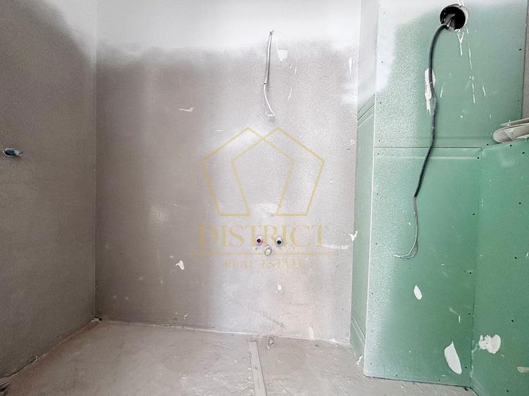 Apartament cu 3 camere decomandat în Torontalului