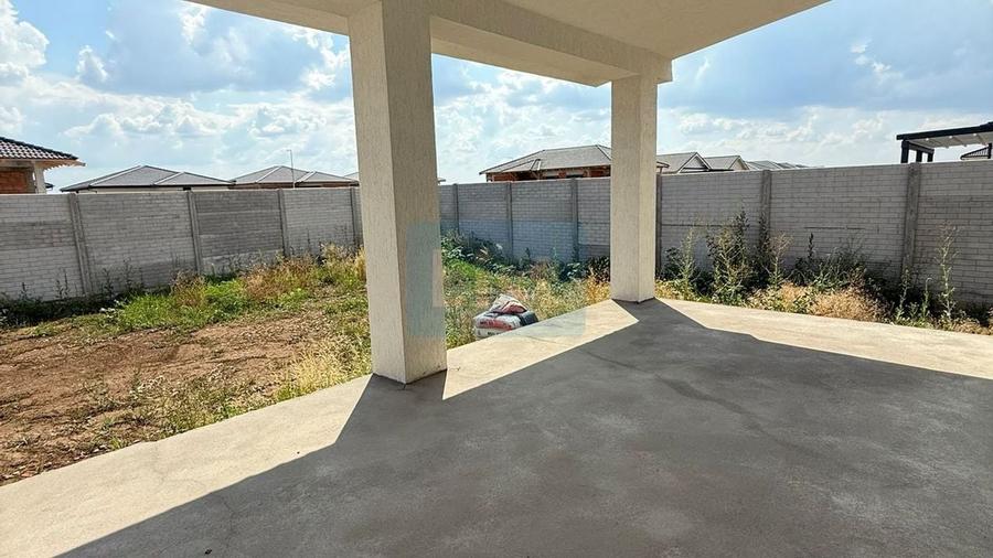 Casă cu 4 camere cu Canalizare în Sântandrei