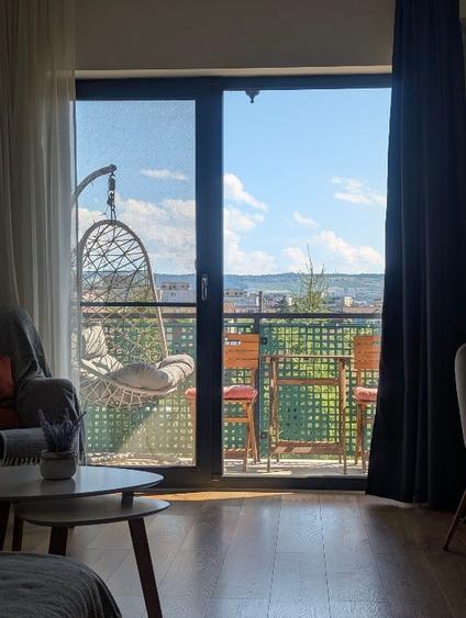 Apartament cu 2 camere semidecomandat, mobilat în Mărăști