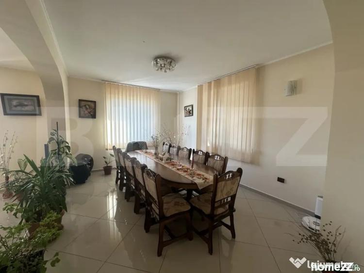 Casă cu 4 camere cu Teren 853 Mp în Păulești