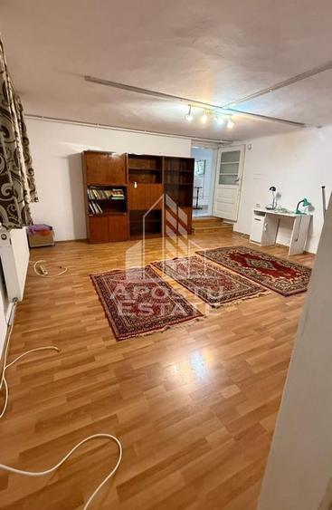 Apartament cu 2 camere semidecomandat, mobilat în Complex Studențesc