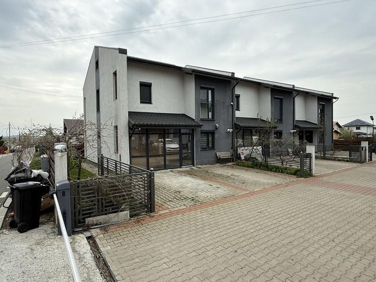Casă cu 4 camere în Valea Lupului
