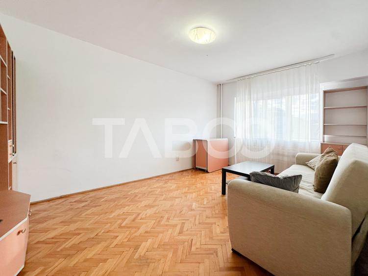 Apartament cu 3 camere decomandat, mobilat în Zorilor