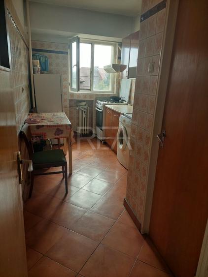 Apartament cu 4 camere decomandat, mobilat în Iancului