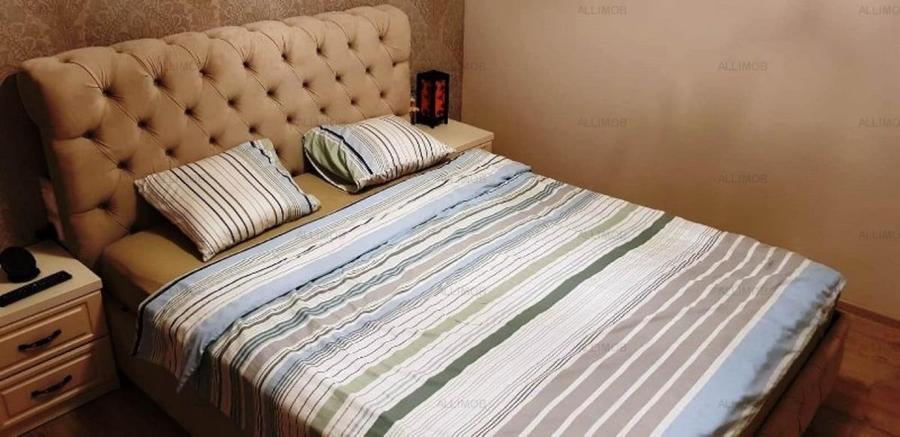 Apartament cu 3 camere decomandat în Ultracentral