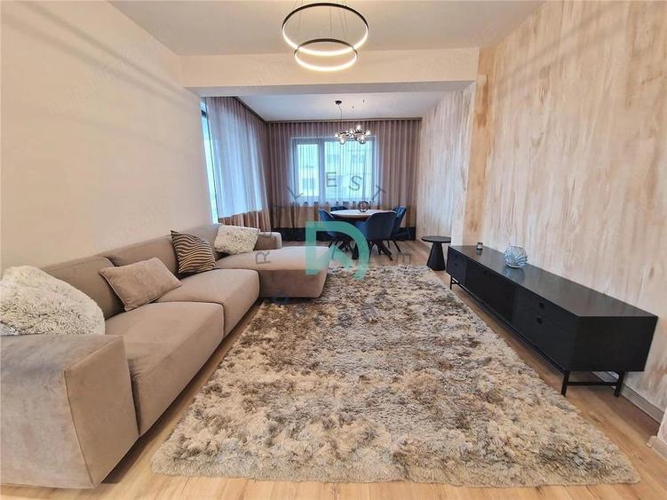 Apartament cu 3 camere în Tractorul