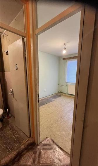 Apartament cu 4 camere decomandat în Astra