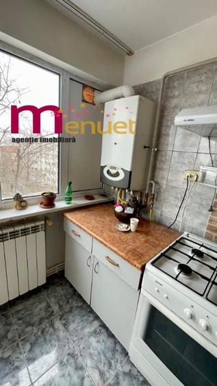 Apartament cu 3 camere decomandat în Spitalului