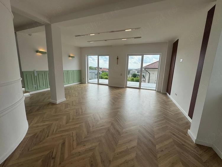 Casă cu 5 camere cu Teren 433 Mp în Oncea