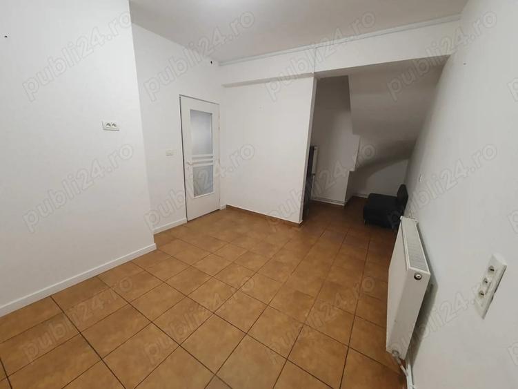 Spațiu comercial, de 130 mp, în Intim