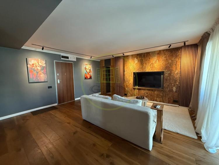 Apartament cu 2 camere decomandat, mobilat în Central