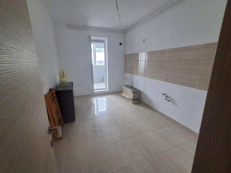 Apartament cu 3 camere decomandat în 1 Decembrie 1918