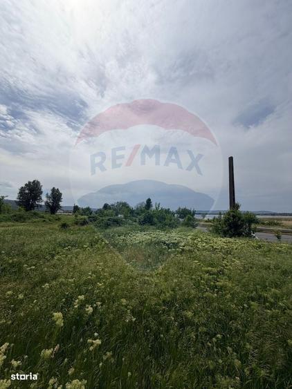 Spațiu comercial, în Hinova