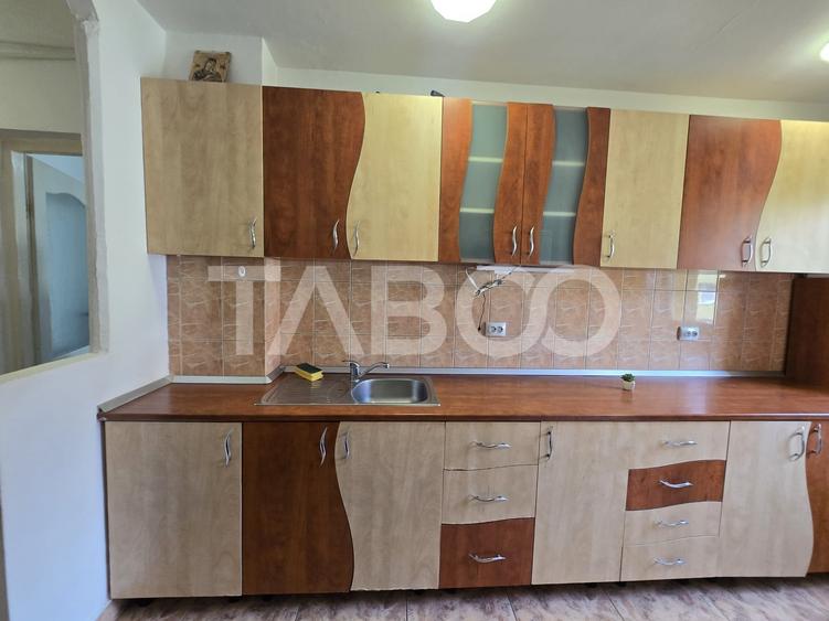 Apartament cu 2 camere decomandat, mobilat în Vasile Aaron