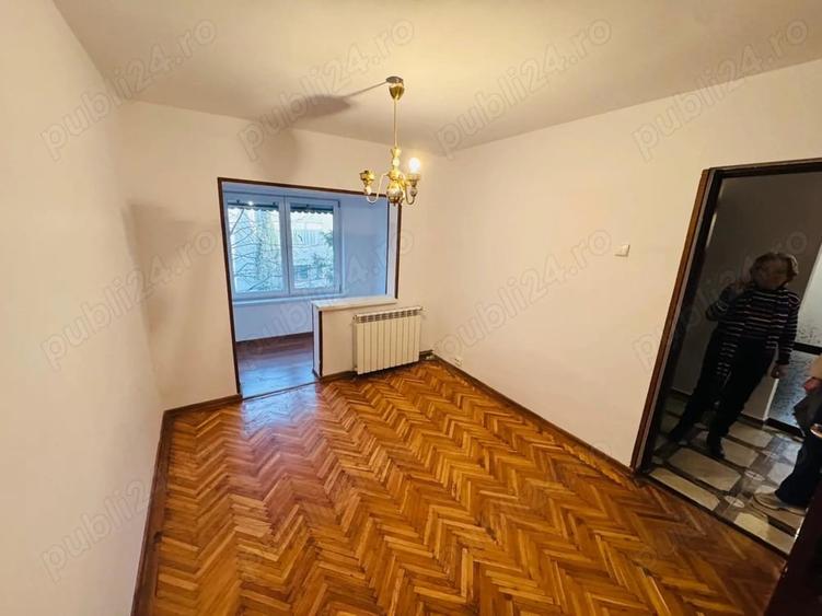 Apartament cu 3 camere decomandat în Kiseleff