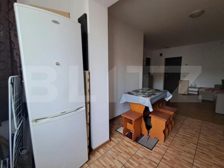 Apartament cu 2 camere semidecomandat, mobilat în Florești