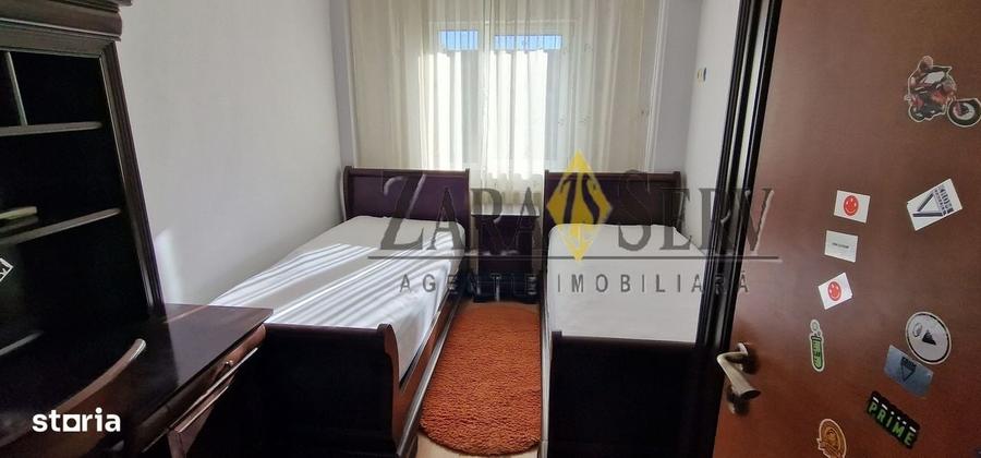 Apartament cu 3 camere decomandat în Cantacuzino