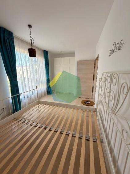 Casă individuală cu 5 camere cu Canalizare în Central