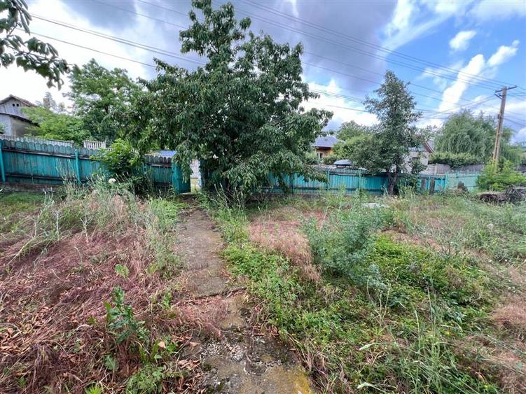 Casă cu 3 camere cu Teren 2600 Mp în Gorban